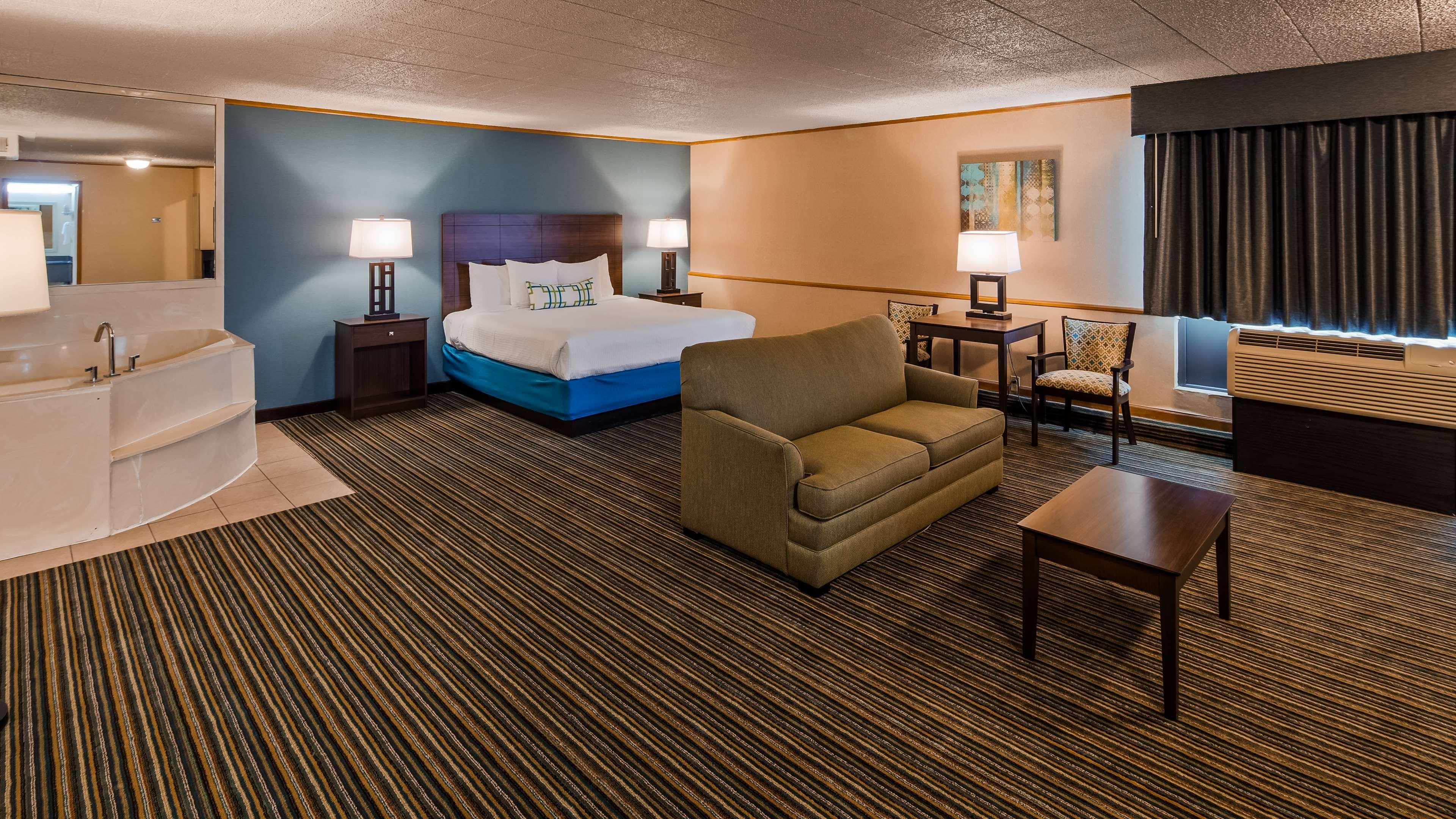 Best Western Woodhaven Inn Buitenkant foto
