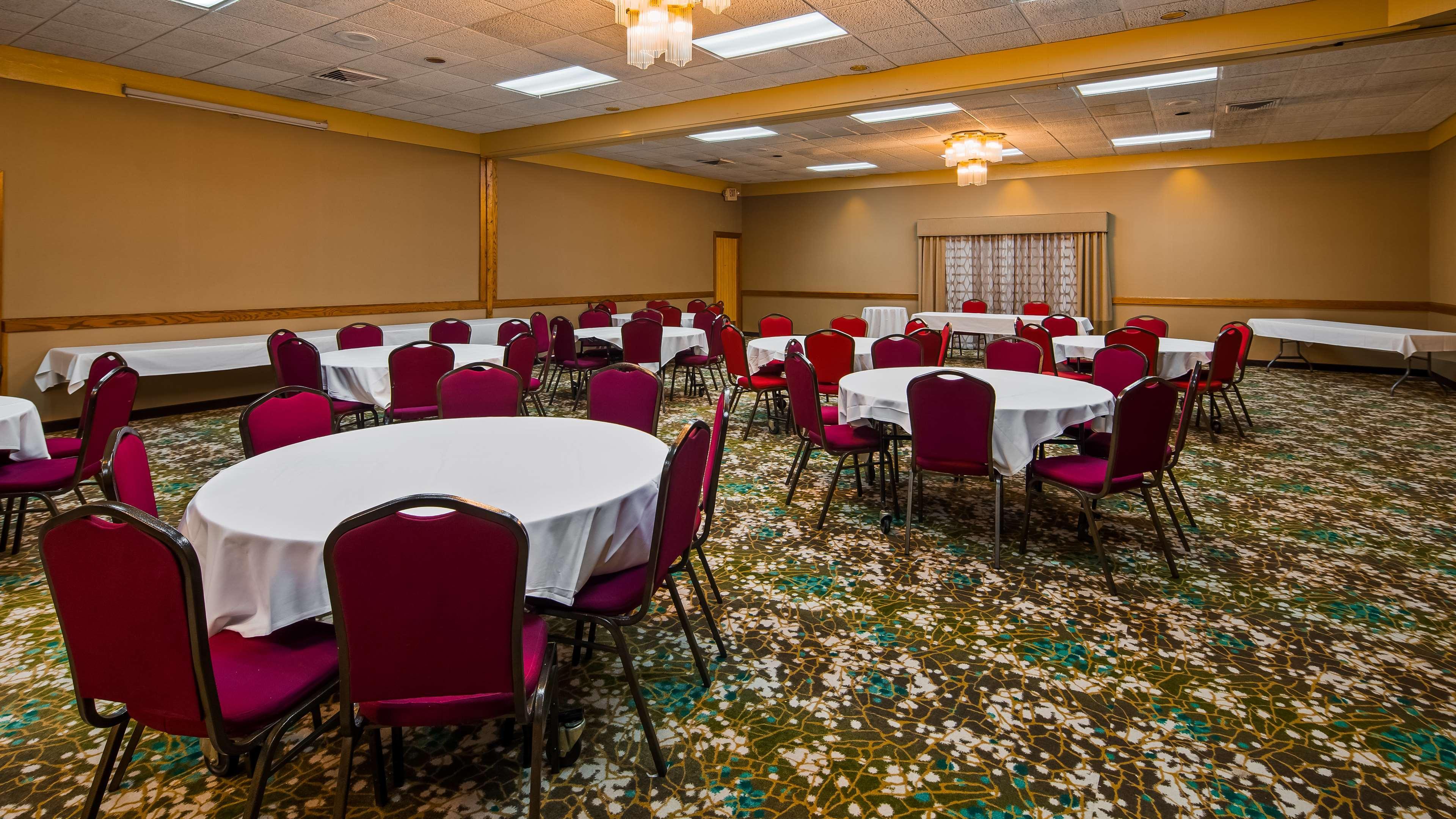 Best Western Woodhaven Inn Buitenkant foto