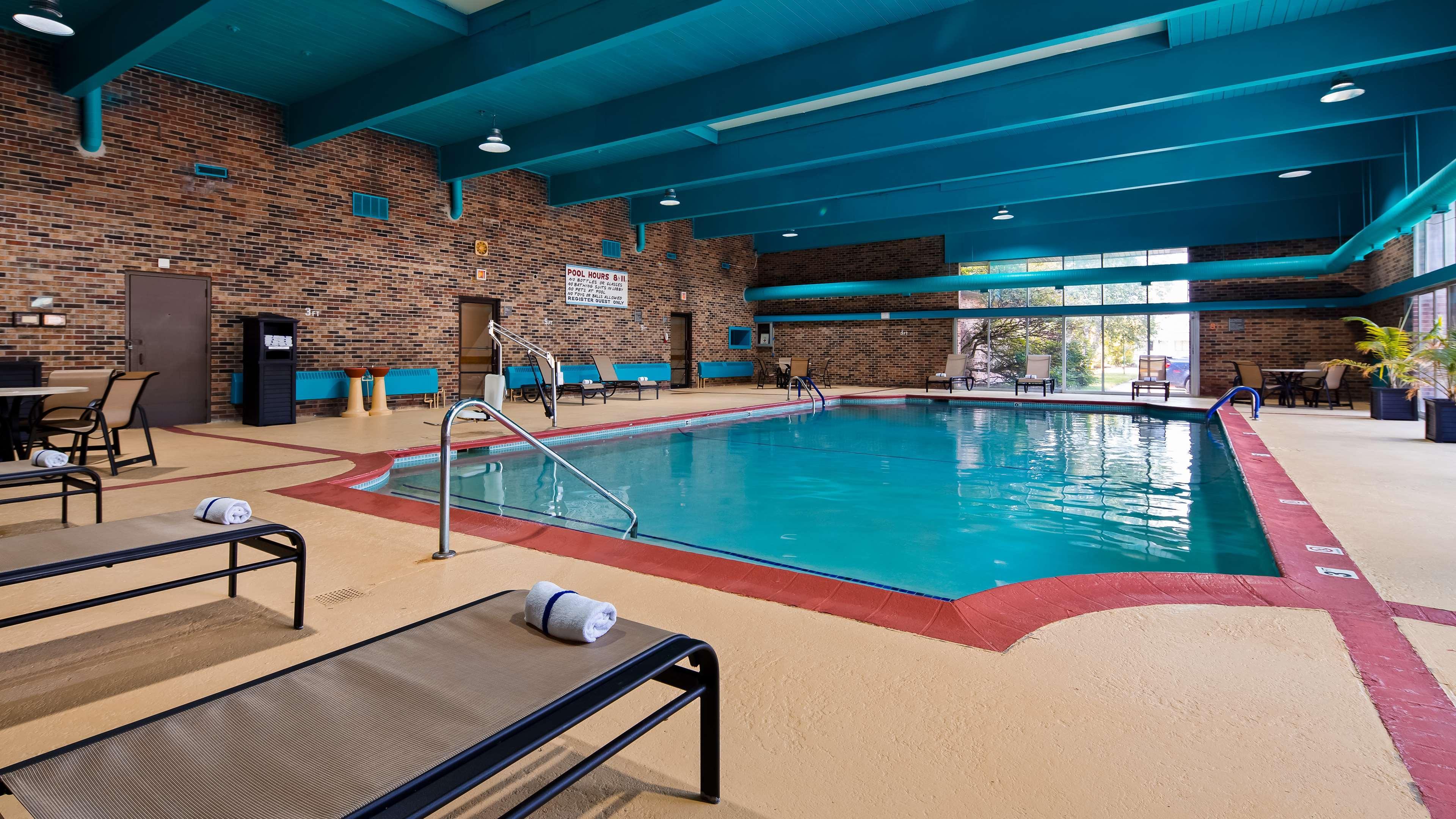 Best Western Woodhaven Inn Buitenkant foto